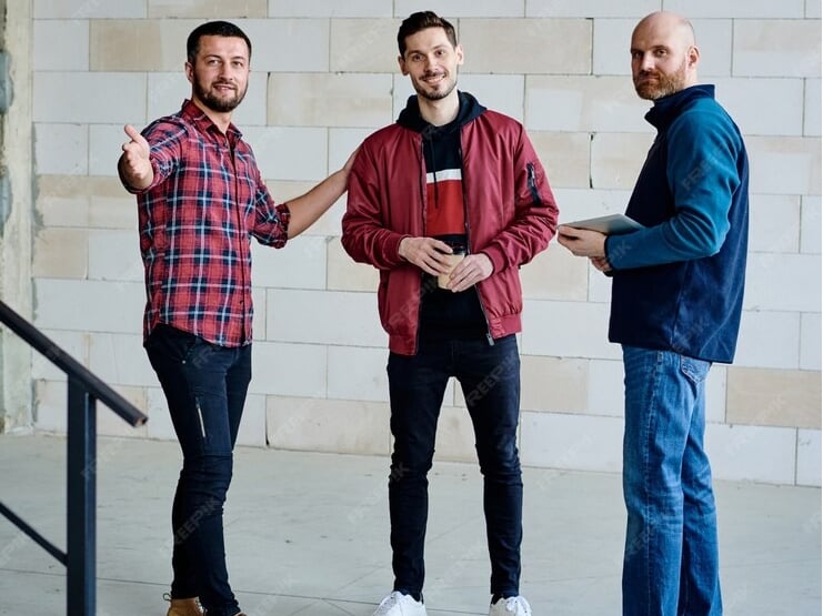 B2B2B 3 personnes ensemble