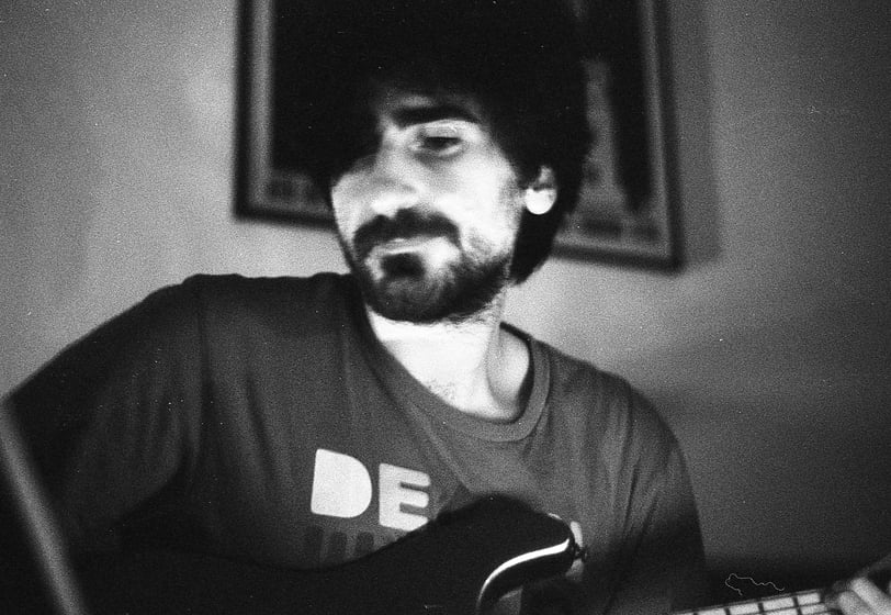 Marco Ricciardone playing guitar