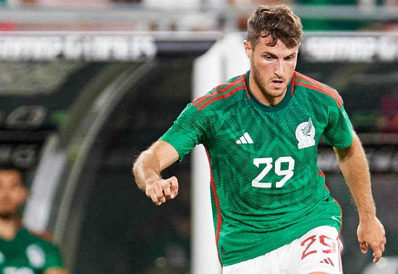 Santiago Giménez jersey: where to find