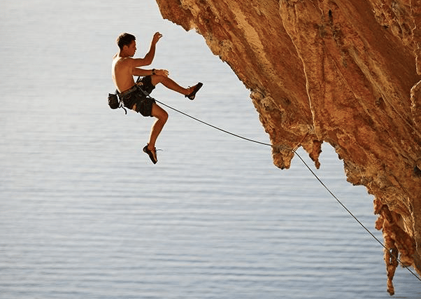 Climber falling; Wspinacz odpadający ze skały
