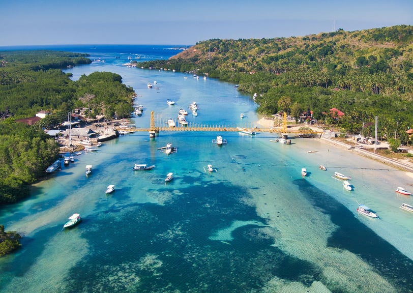 Aerial view of the Yellow Bridge between Nusa Ceningan and Nusa Lembongan.