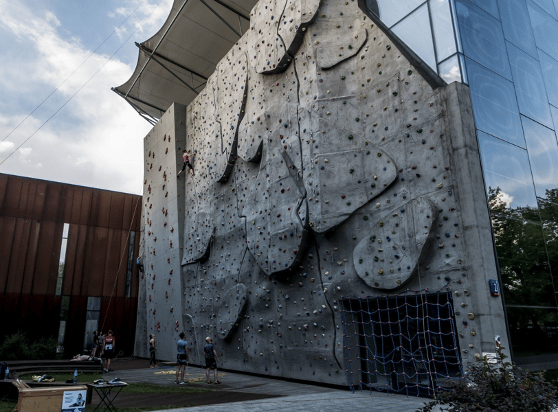 zdjecie ścianki WUM, image of WUM climbing wall