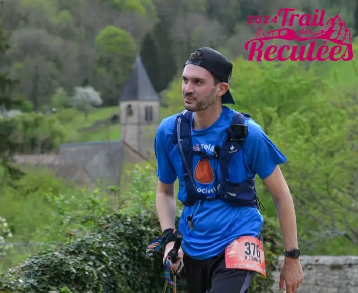 Trail-runner, paysage, église