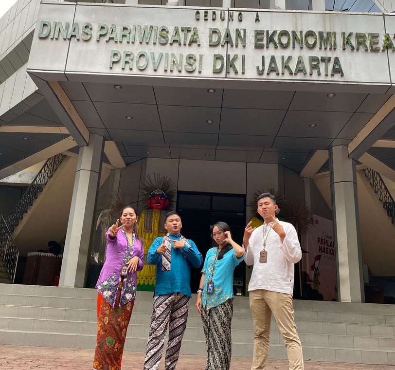 from left to right: Mutia, Rinus, Regine, Iman