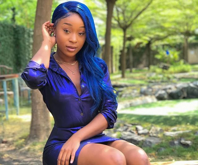 Efia Odo looking gorgeous in a blue dress.