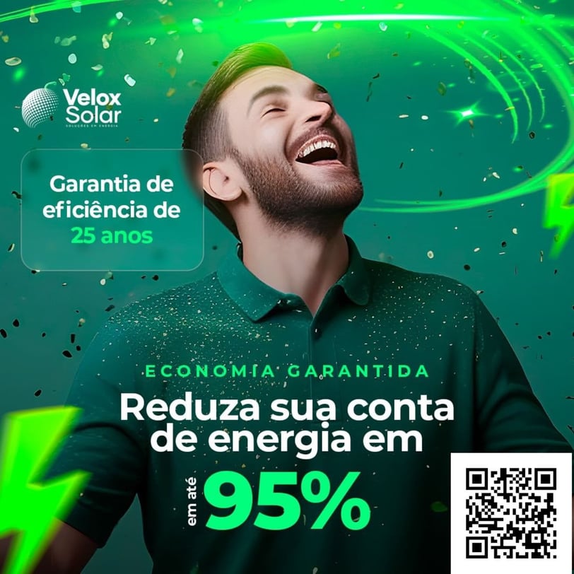 Homem alegre depois de instalar Energia Solar e reduzir a conta de luz em até 95%. e gerar Economia 