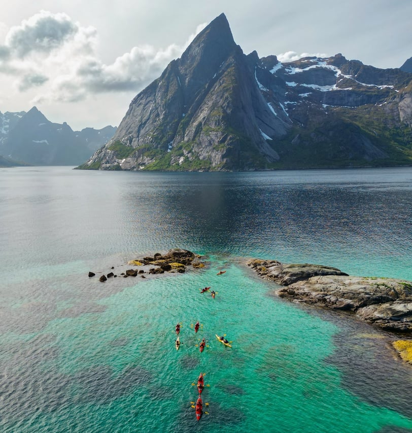 Padling i Reinefjorden, Lofoten før fish & chips hos Maritime Munchies Food Court