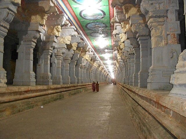 Inner circumambulatory passage in a Hindu temple prakaram