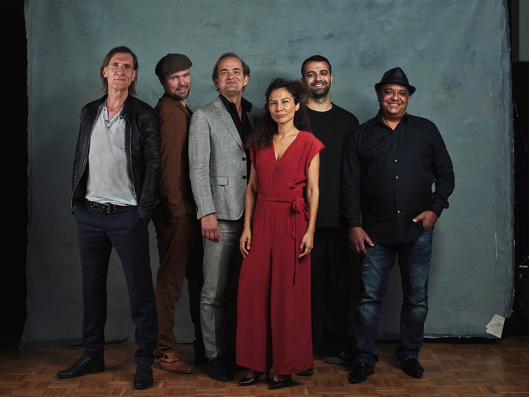 Band des Orchesters der Kulturen,Uwe Metzler, Christoph Weigold, Adrian Werum, Debora Vilchez