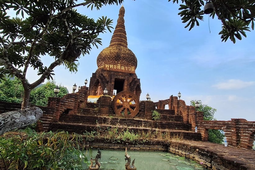 khao na nai luang dharma park pagoda 2
