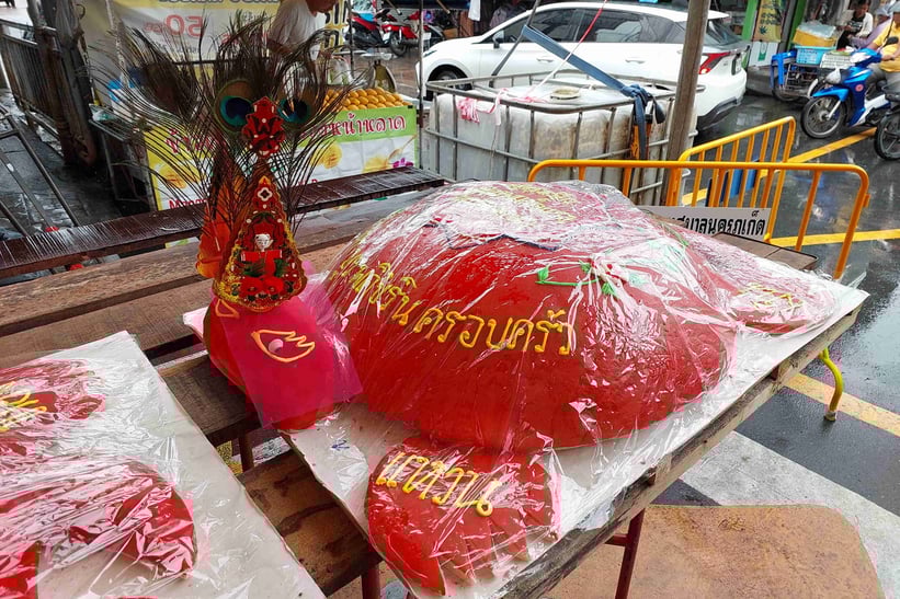 red turtle cake por tor hungry ghost festival phuket