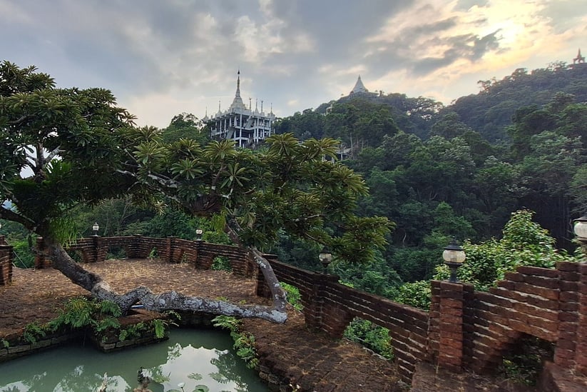 khao na nai luang dharma park
