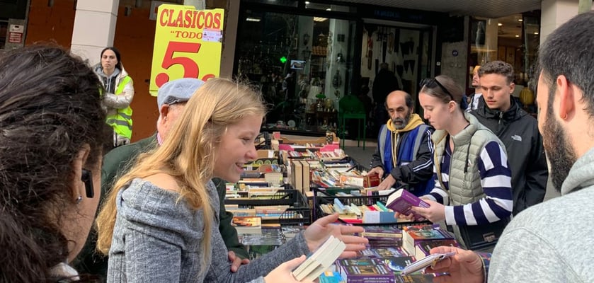 Rebajas de libros en el Rastro