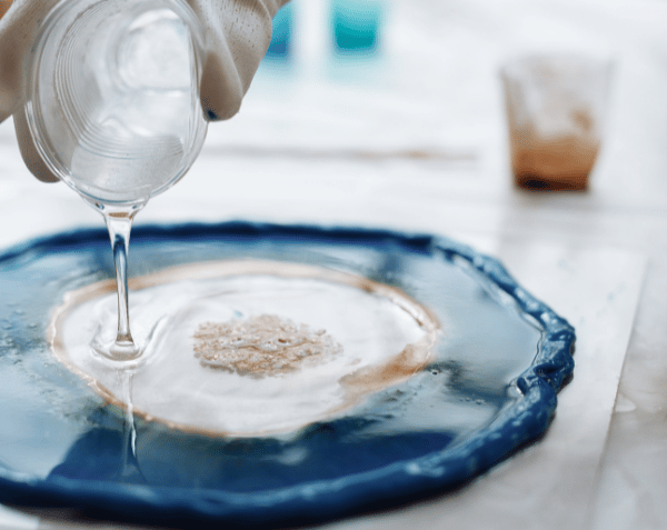 resin art pice making by pouring liquid on mold