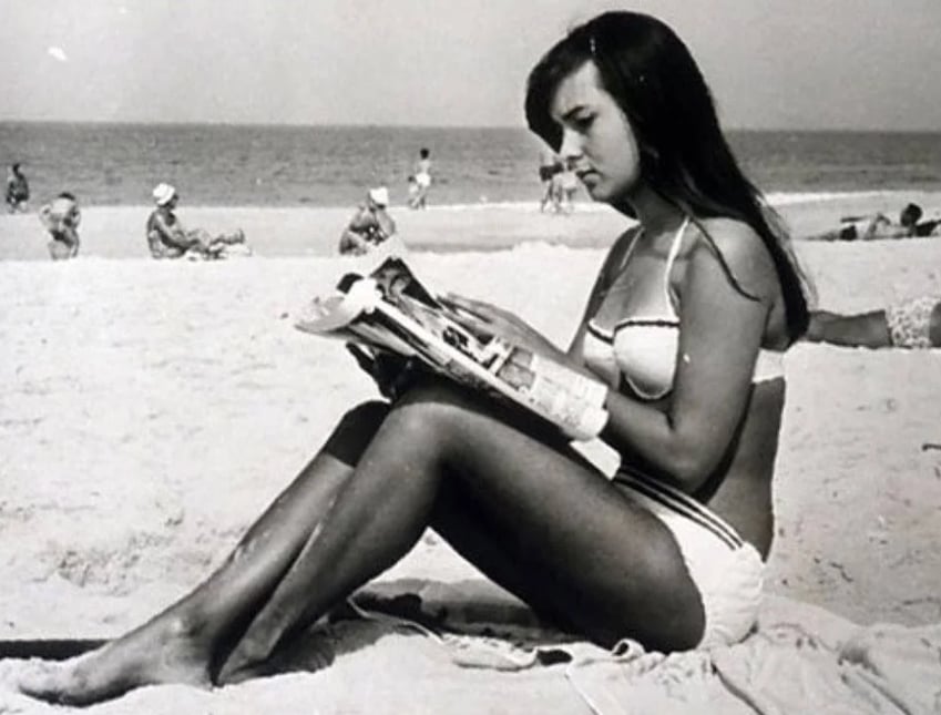 helo-pinheiro-wearing-brazilian-bikini-in-ipanema-girl-of-ipanema