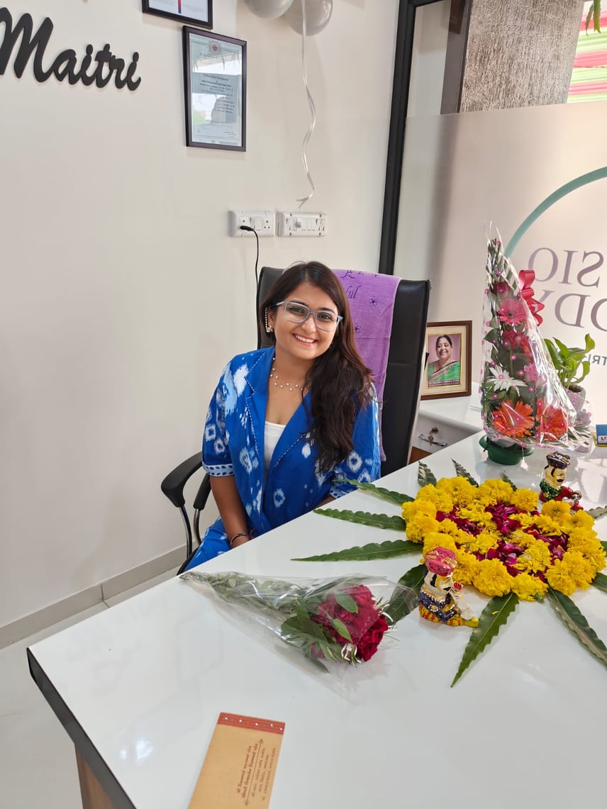 PhysioBuddy clinic treatment session Ahmedabad
