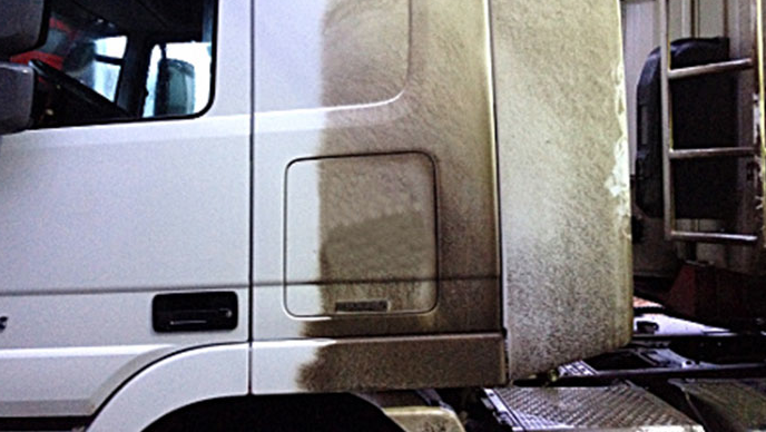 Nettoyage poids lourd Valenciennes, lavage poids lourd Valenciennes, nettoyage cabine camion 59