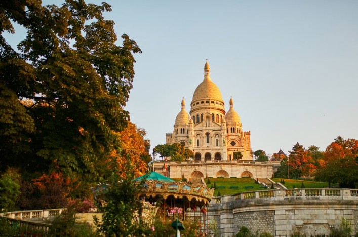 4. Montmartre & Sacré-Cœur Basilica, Paris