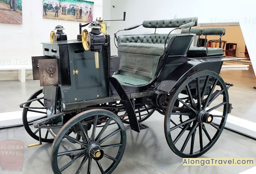 19TH CENTURY HUNTING CAR in National Coach Museum