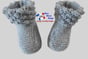 Chaussons gris modele layette bb tricot bebe fait main bleublancneige