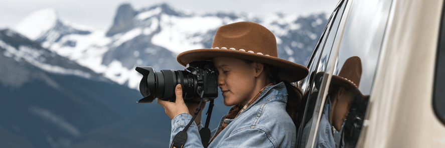 Solana Crowe photographing in Jasper