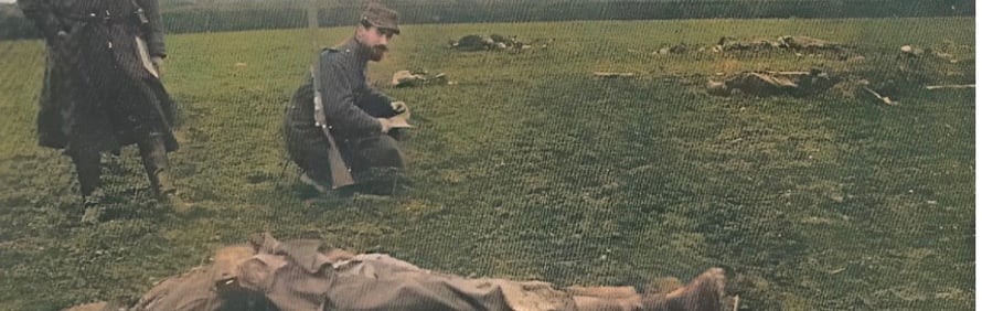 Les corps des Allemands jonchent la prairie près de Vermelle