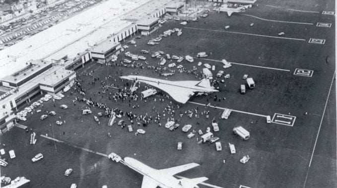 avión supersónico