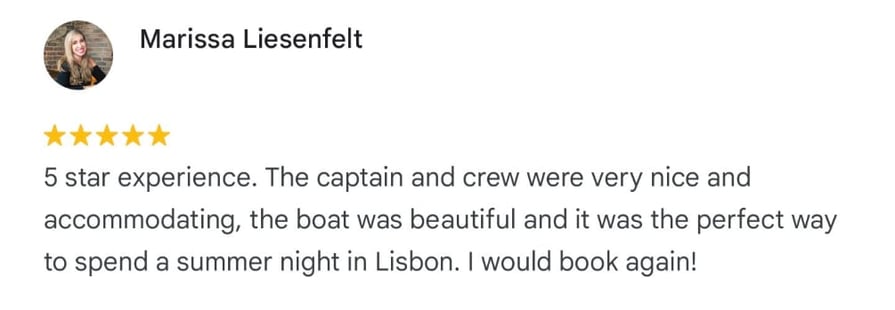 Image showing a review from one of our client that rent our catamaran