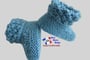 Chaussons bleus modele layette bb tricot bebe fait main