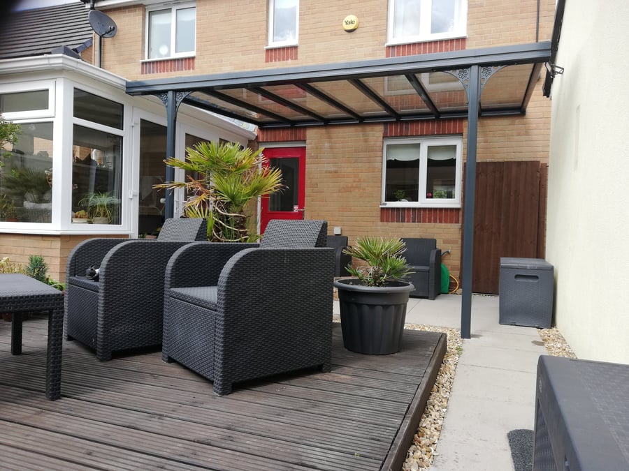 Harbour carport family home