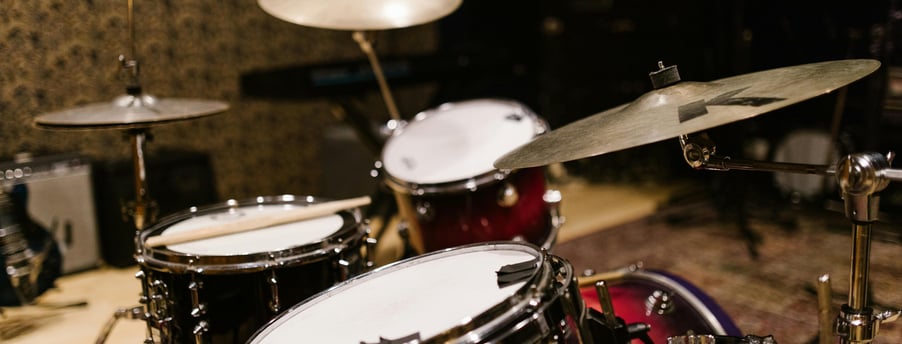 Studio drums in the recording studio