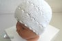 Bonnet blanc modele tricot bebe fait main