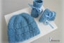 Bonnet et chaussons bleus laine fait main
