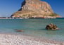 Vista da praia em Monemvasia.