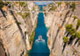 Vista do canal de corinto em Piraeus.