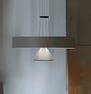 Lámpara suspendida KIMO con doble estructura horizontal en ambiente interior sofisticado
