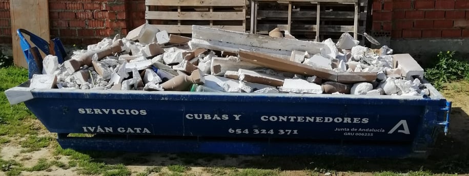 ¿Cuánto cuesta alquilar una cuba para escombros en el Aljarafe?