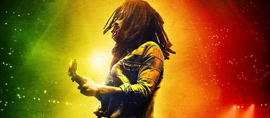 Bob Marley avec une guitare dans le film One love