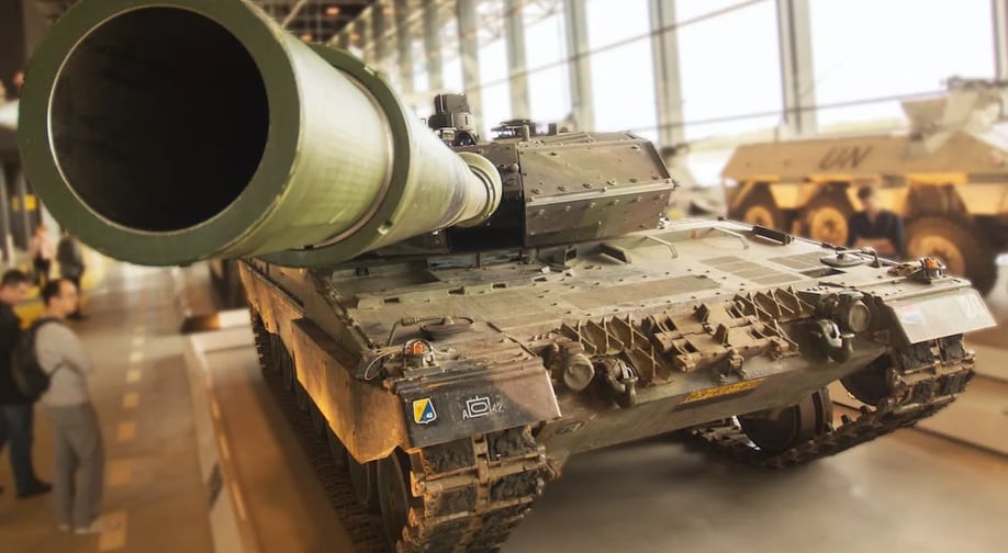 churchill war rooms, tank pointing to the camera