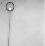 Lámpara de pared EQUILIBRIO con aro luminoso y peso suspendido