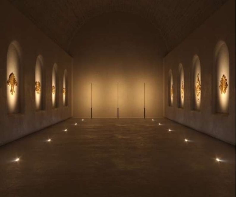 Lámparas de pared CRONEK Linea en pasillo largo, creando iluminación ambiental cálida
