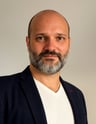 Sebastián Edreira en su oficina, testimonio para Gazpacho Creativo