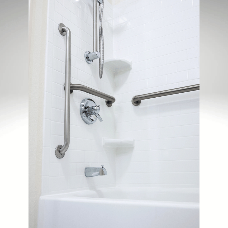 barras de apoyo en el baño