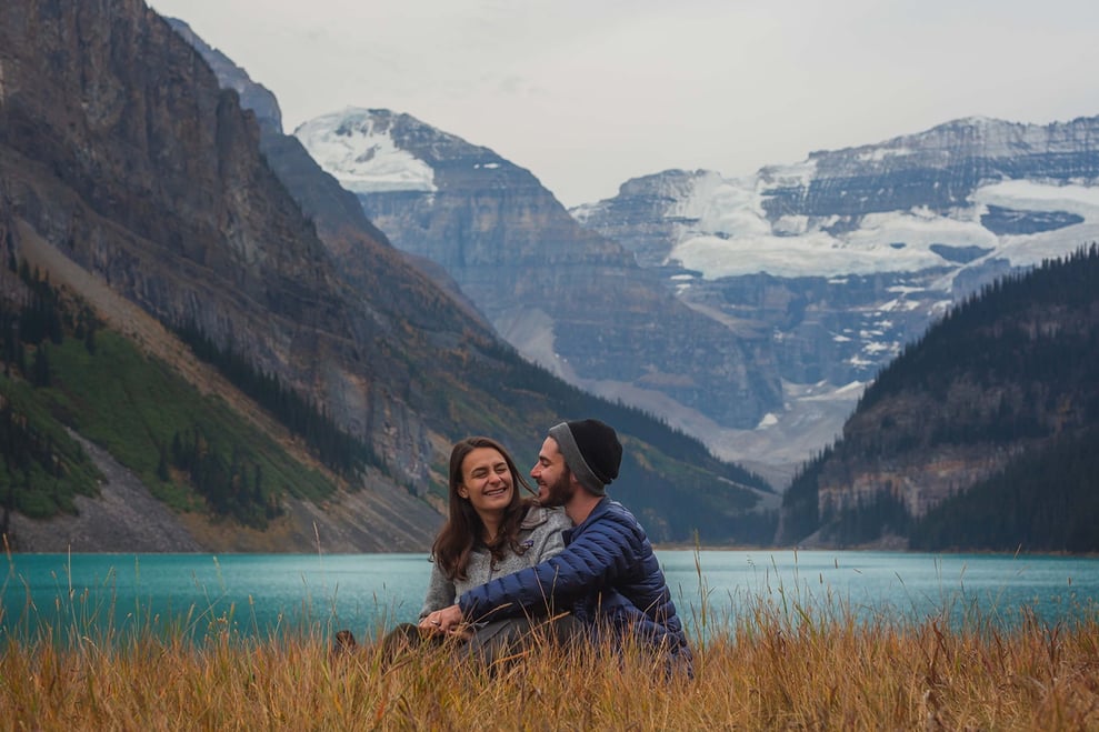 couple photoshoot at Lake Louise