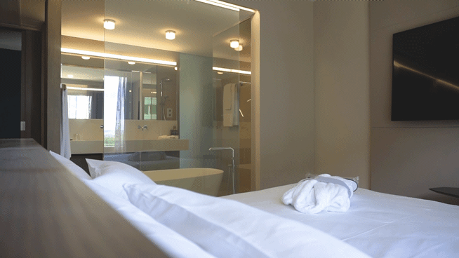 Smartglass in hotels
