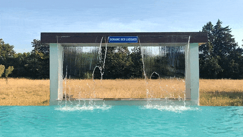 Piscine avec l'effet miroir chez Domaine Des Lucques