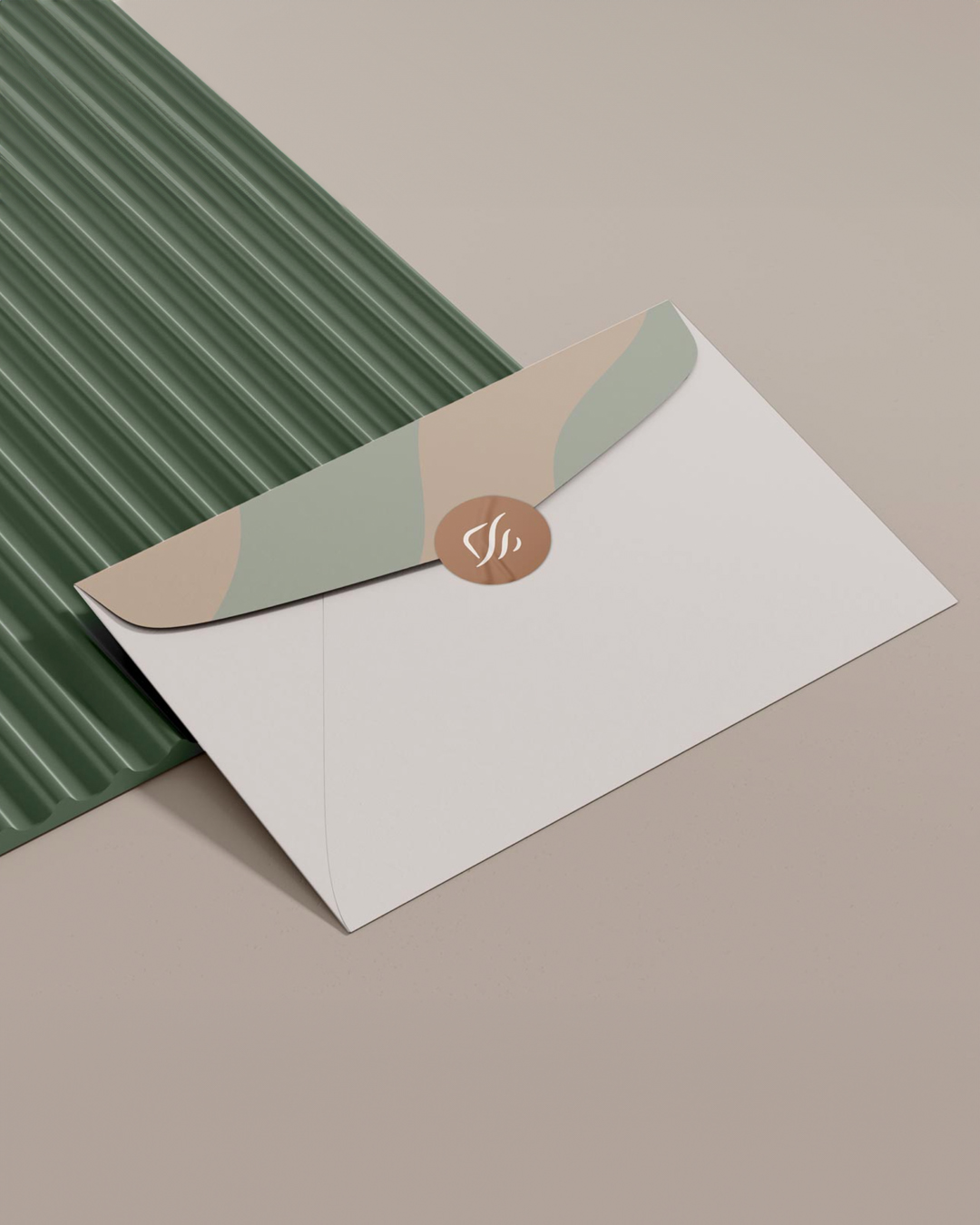 Envelope da Singulares Cuidado Integrado com grafismo da identidade visual e selo terracota