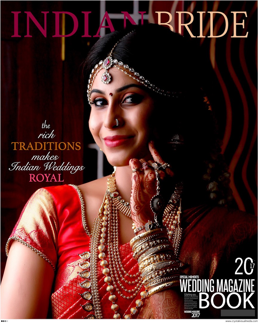 kerala wedding photography bride portrait shoot she is wearing red saree and ornaments