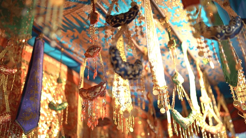 black and white bed linen