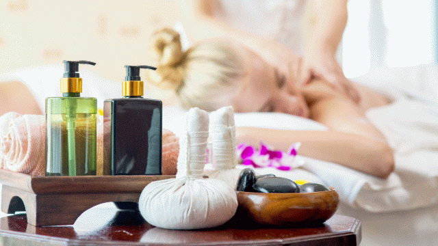 black and white bed linen